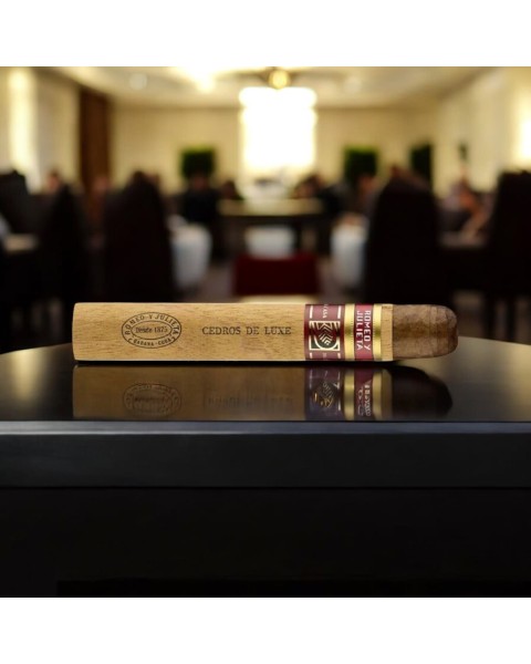 ROMEO Y JULIETA CEDROS DE LUXE