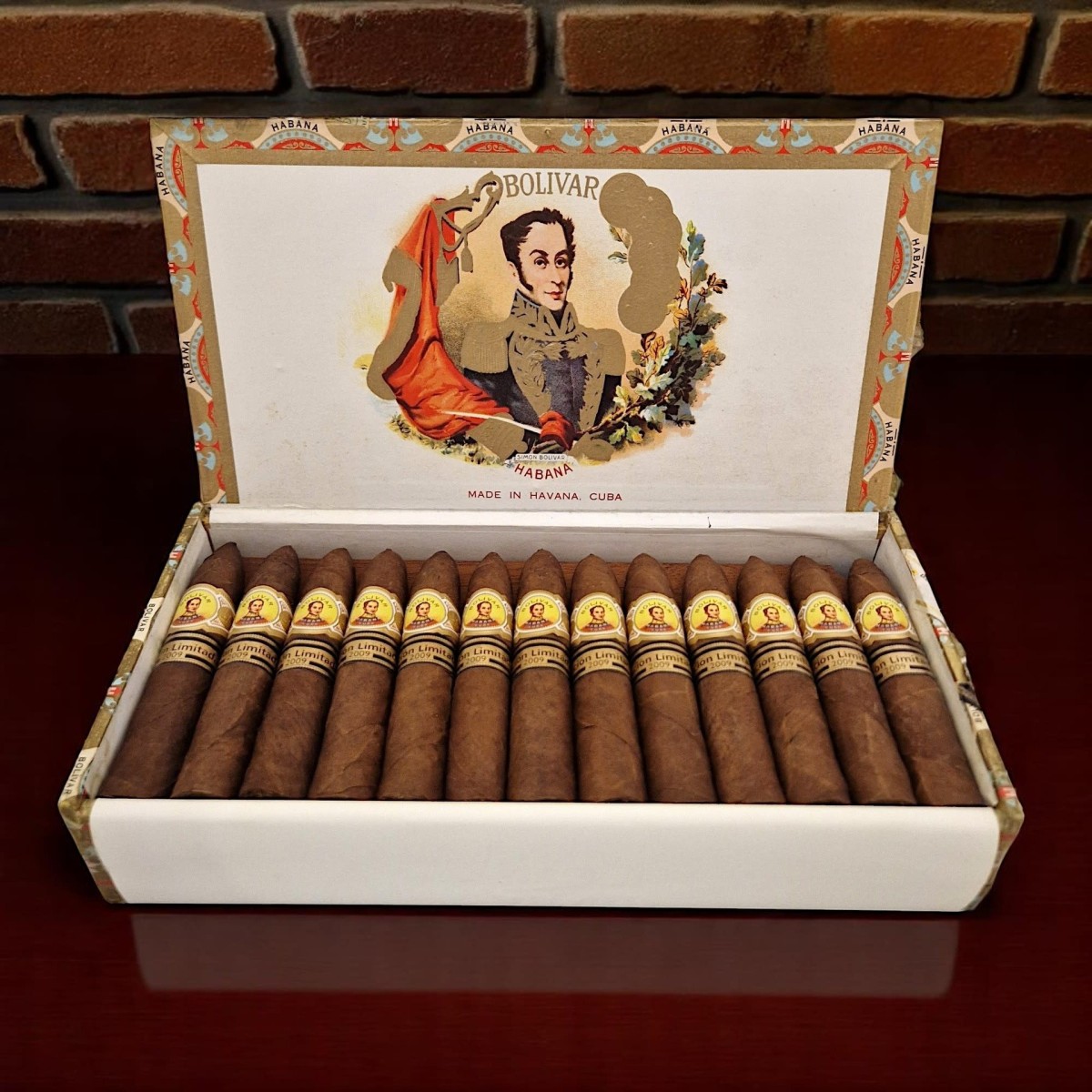 BOLIVAR PETIT BELICOSOS EL 2009 - BOX 25'S — Rhein 1905