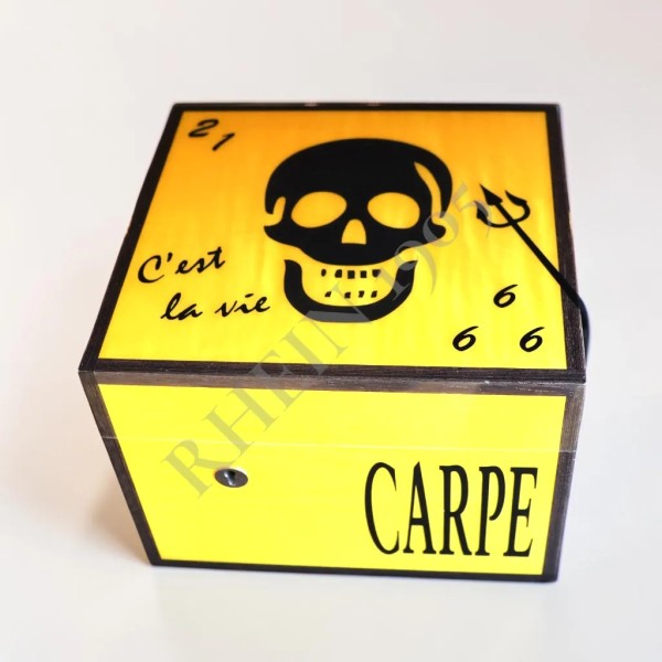 ELIE BLEU "VANITÉS" ROBUSTO JAUNE D'OR SKULL NOIR — Rhein 1905