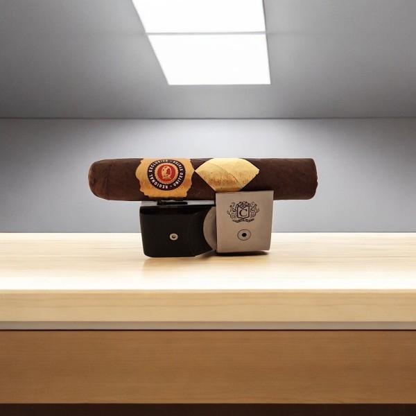 CAVALIER DE GENEVE - BLACK I PETIT ROBUSTO — Rhein 1905