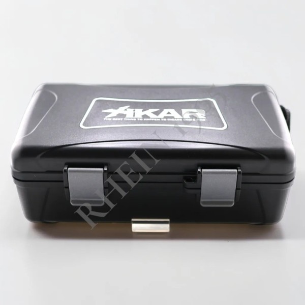 XIKAR TRAVEL CASE 10'S NOIR OR RED — Rhein 1905
