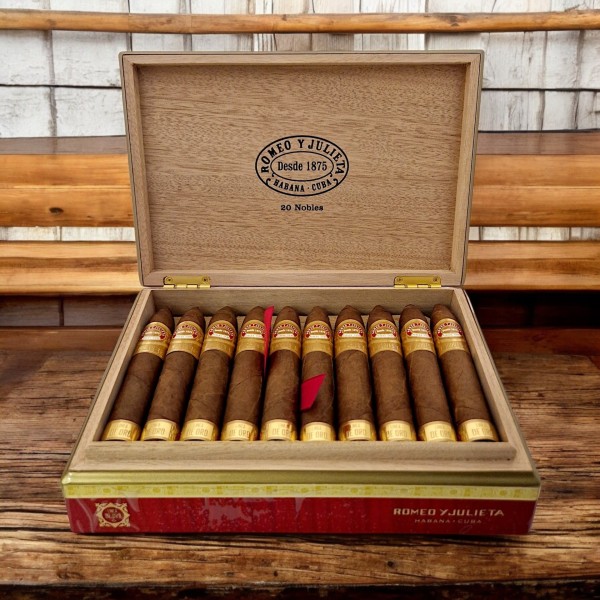 ROMEO Y JULIETA LINEA DE ORO NOBLES / 20'S — Rhein 1905