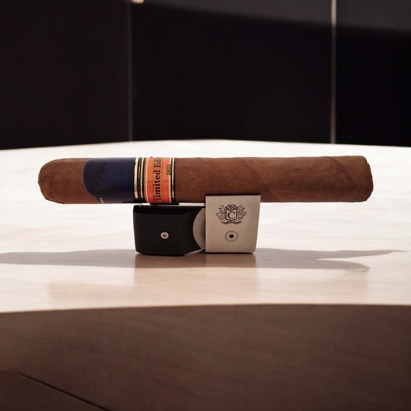 CAVALIER GENEVE EDICION LIMITADA 2022 TORO EXTRA — Rhein 1905
