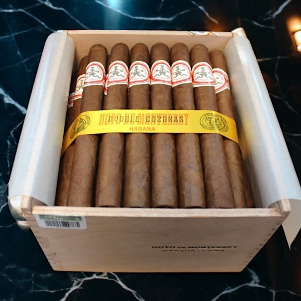 HOYO DE MONTERREY DOUBLE CORONA CAB 50 — Rhein 1905