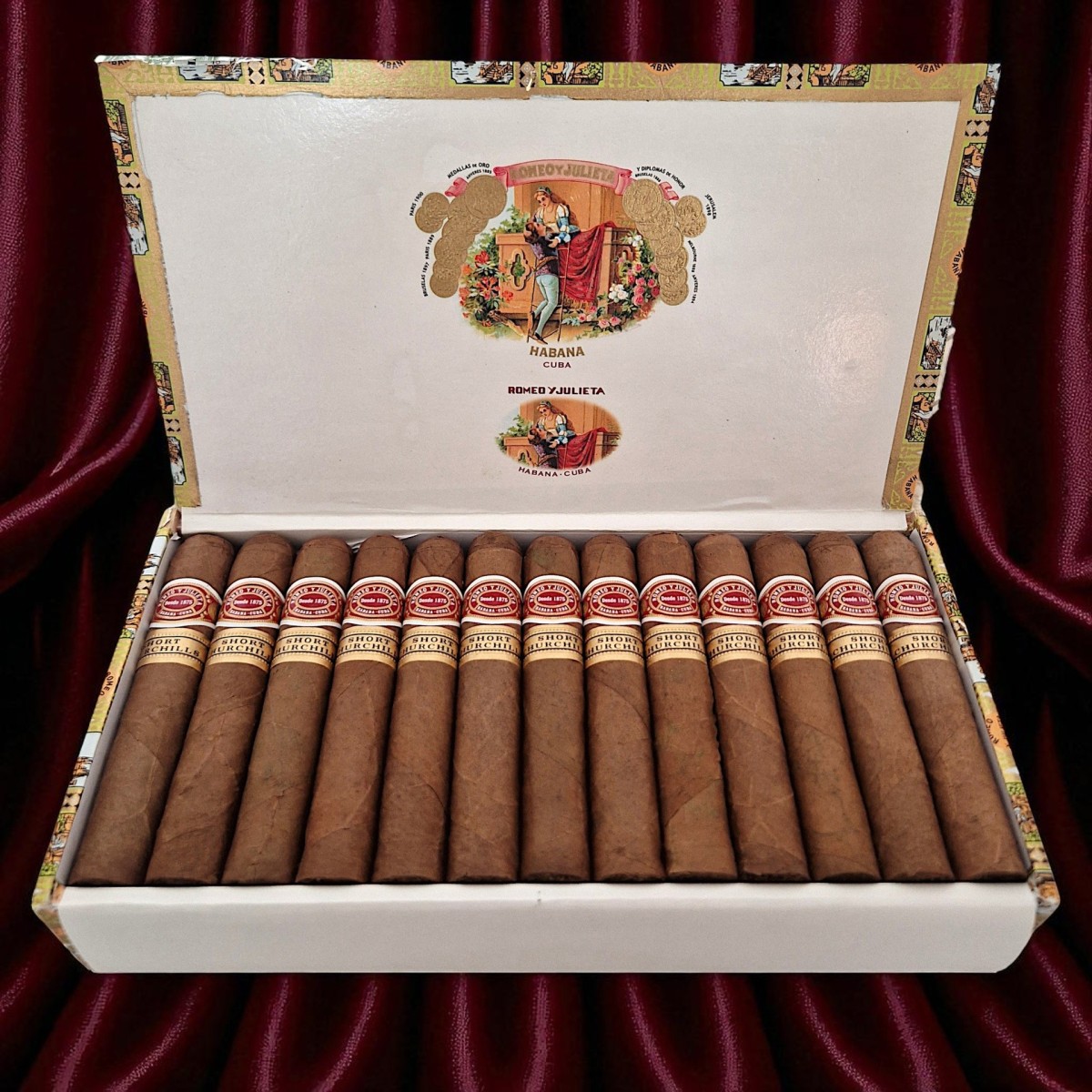 ROMEO Y JULIETA SHORT CHURCHILLS / 25'S — Rhein 1905