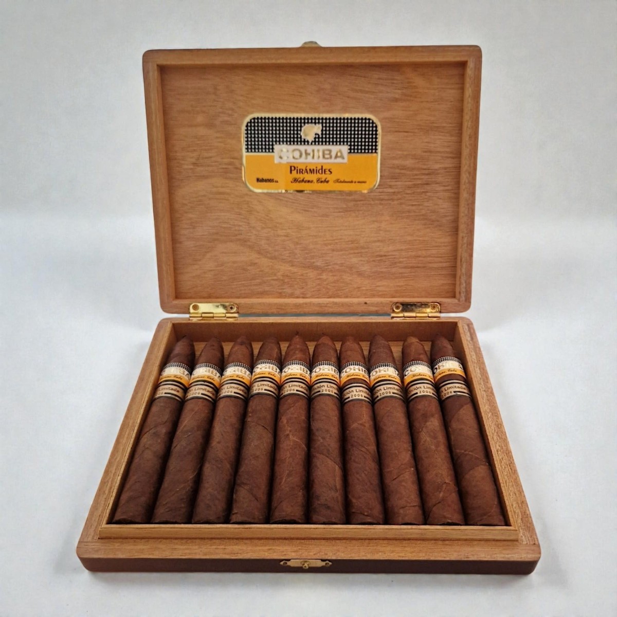 COHIBA PIRAMIDES EL 2006 BOX 10'S — Rhein 1905