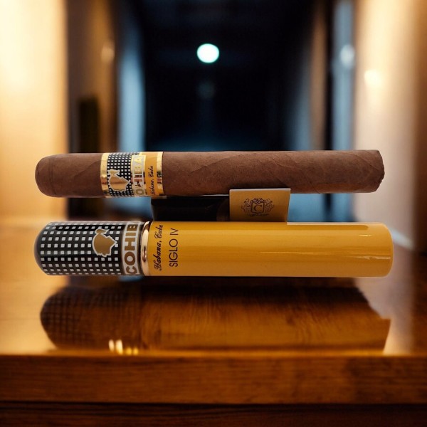 COHIBA SIGLO IV TUBOS CARDBOX /3 — Rhein 1905