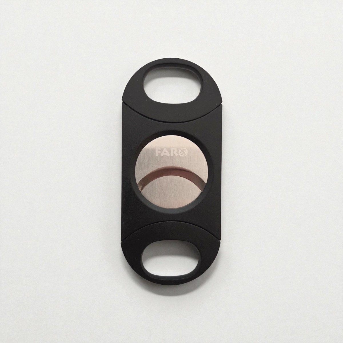 CUTTER PVC BLACK 32MM — Rhein 1905