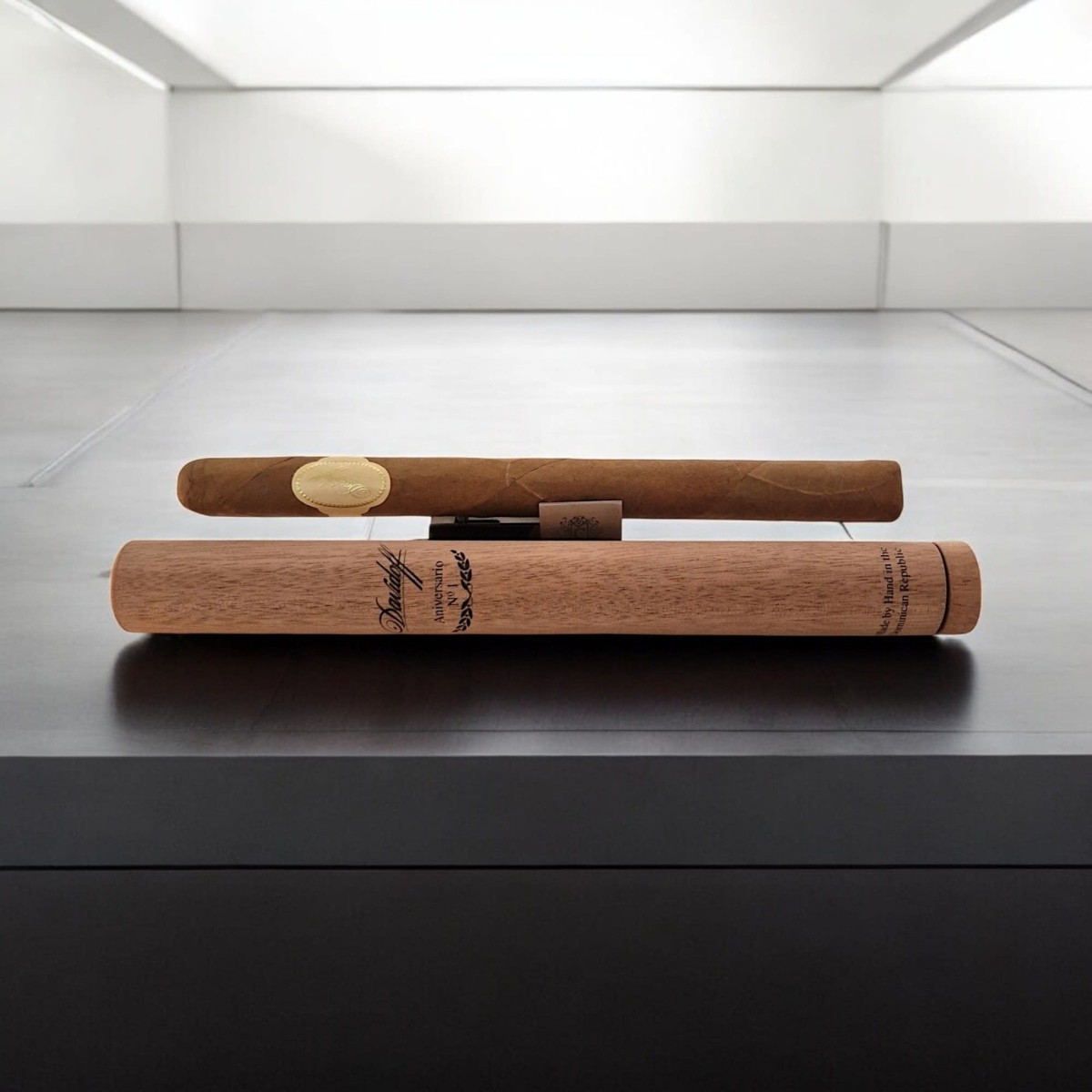 DAVIDOFF ANIVERSARIO NUMBER 1 1990 - UNIT — Rhein 1905