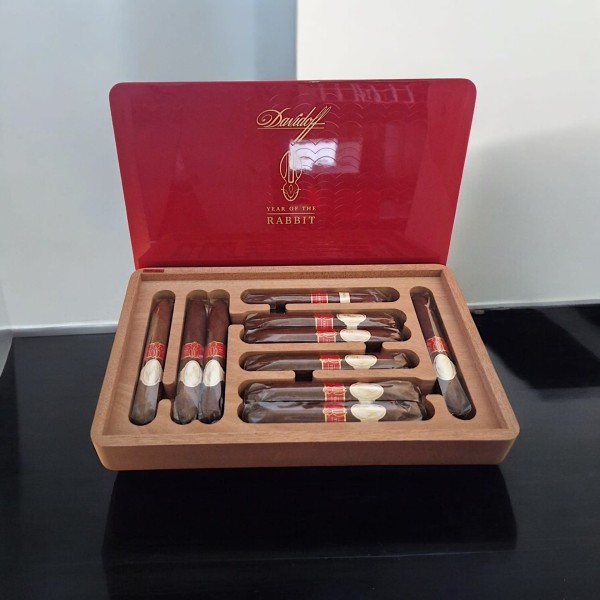 DAVIDOFF YEAR OF THE RABBIT 2023 - FULL BOX — Rhein 1905