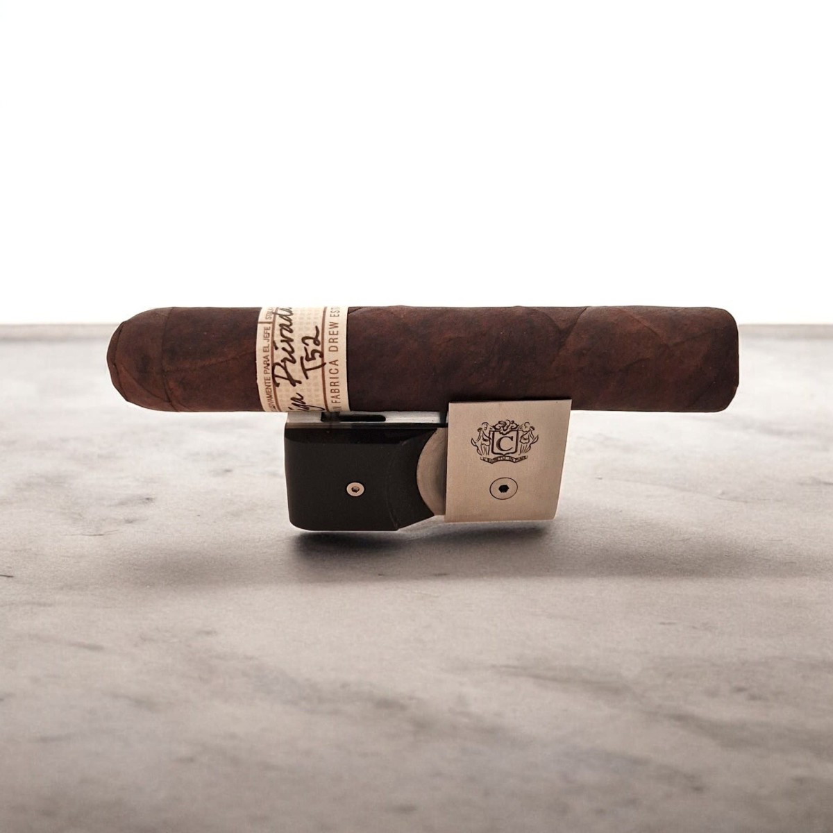 DREW ESTATE LIGA PRIVADA T52 ROBUSTO — Rhein 1905