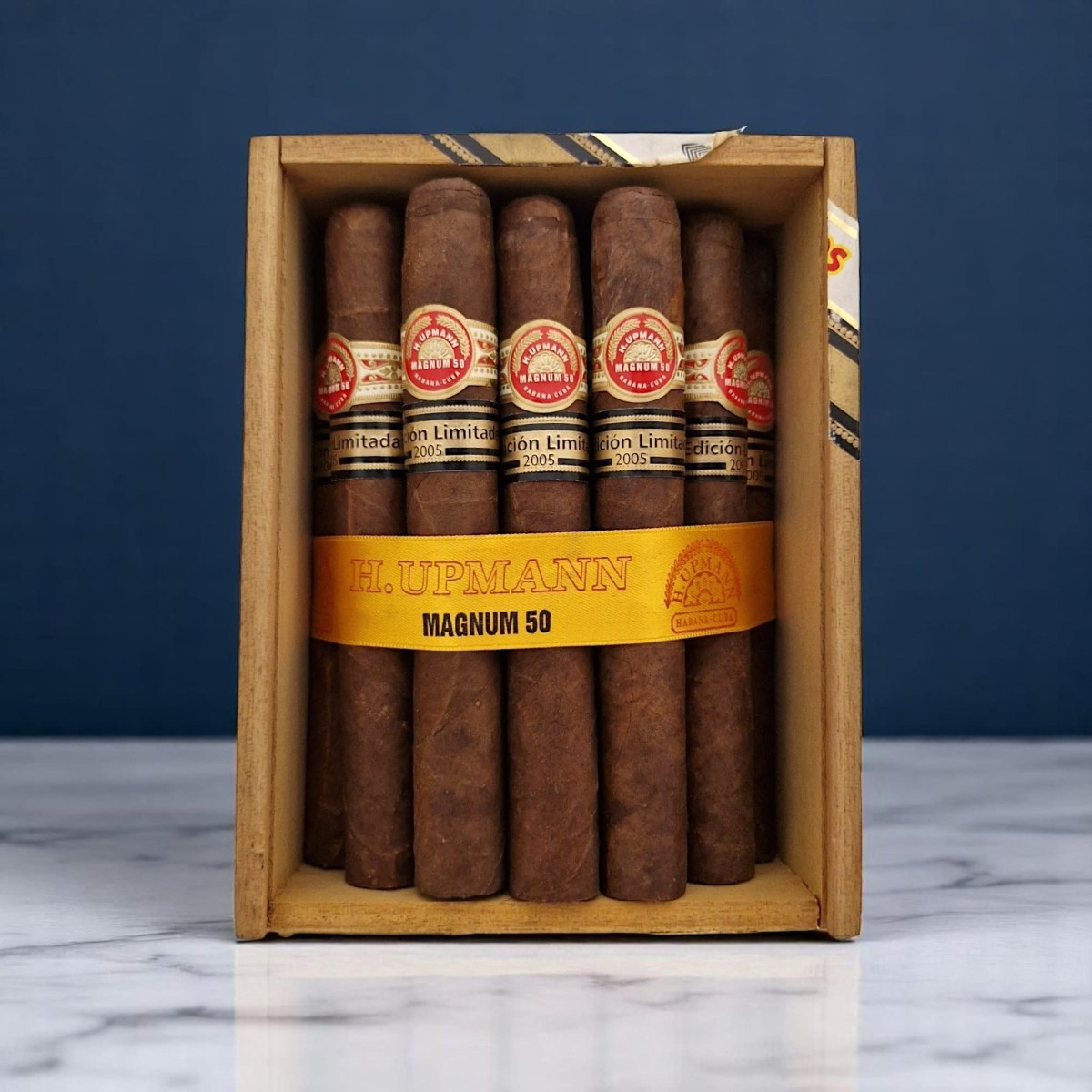 H. UPMANN MAGNUM 50 EL 2005 - BOX 25'S — Rhein 1905