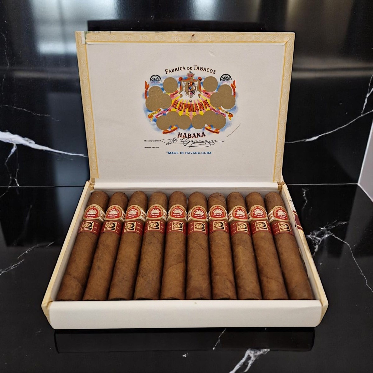 H. UPMANN ROYAL ROBUSTO VINTAGE - BOX 10'S — Rhein 1905