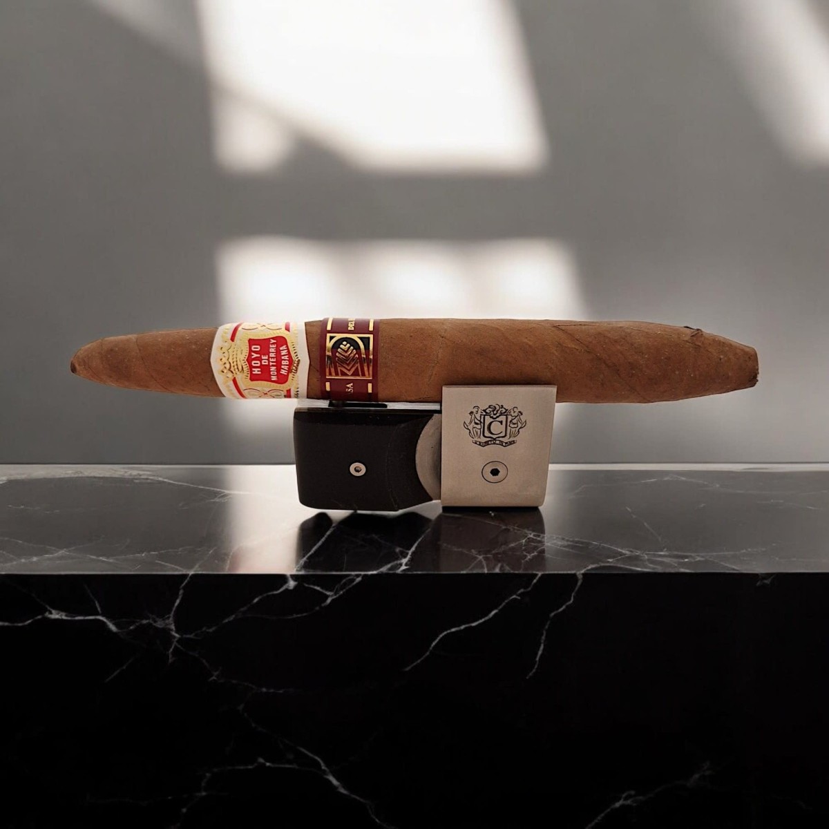 HOYO DE MONTERREY ELEGANTES LCDH - UNIT — Rhein 1905