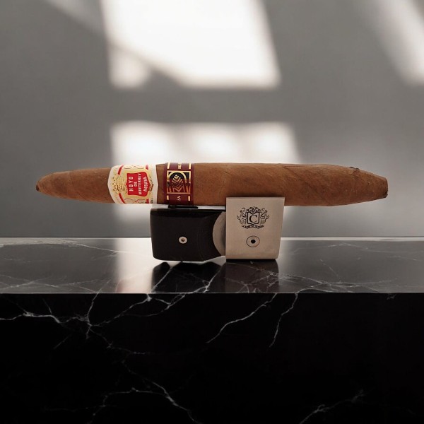 HOYO DE MONTERREY ELEGANTES LCDH - UNIT — Rhein 1905