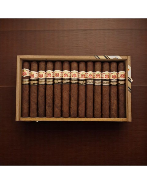 HOYO DE MONTERREY EPICURE ESPECIAL EL 2004 - BOX 25'S — Rhein 1905