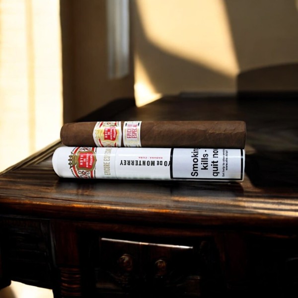 HOYO DE MONTERREY EPICURE ESPECIAL TUBOS — Rhein 1905