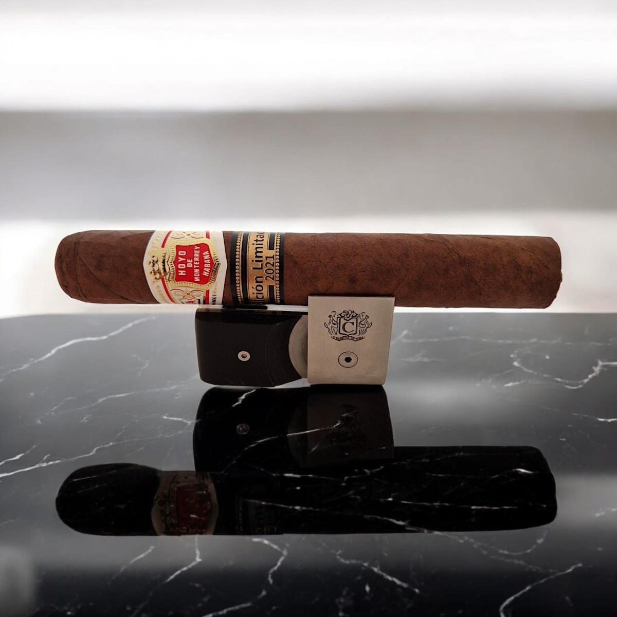 HOYO DE MONTERREY HERMOSO 4 EL 2021 — Rhein 1905