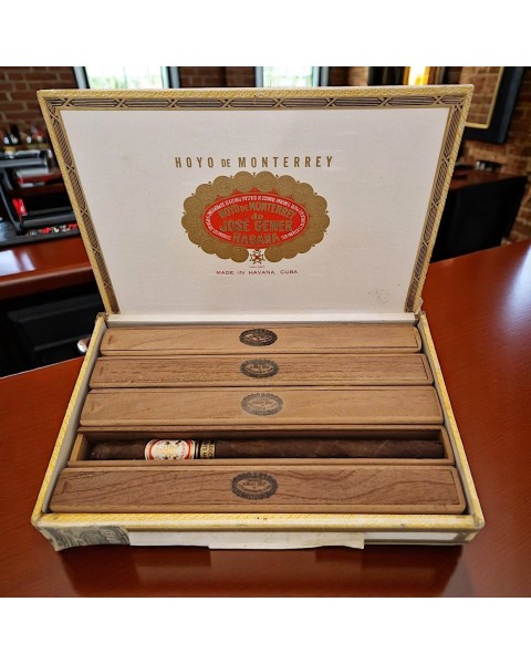 HOYO DE MONTERREY PARTICULARES EL 2001 - BOX 5'S — Rhein 1905