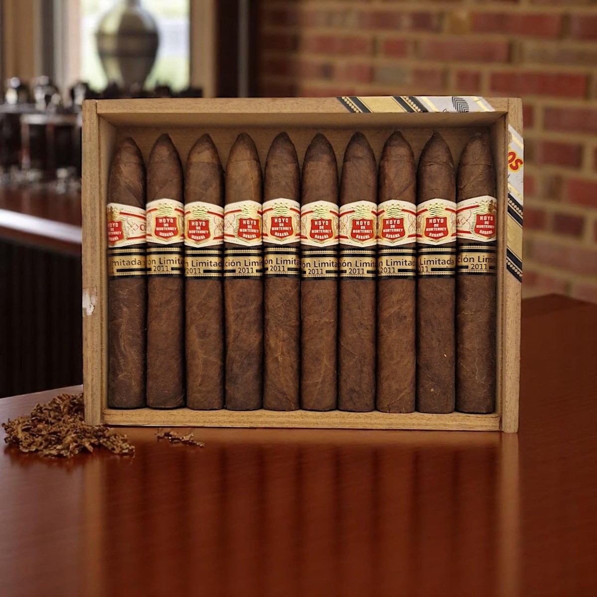 HOYO DE MONTERREY SHORT PIRAMIDES EL 2011 - BOX 10'S — Rhein 1905