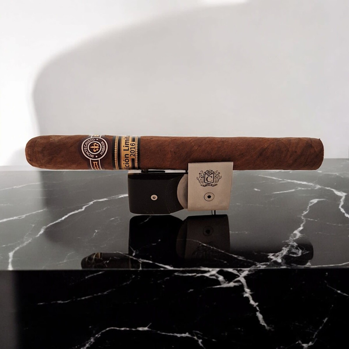 MONTECRISTO DANTES THE VAULT EL 2016 - UNIT — Rhein 1905