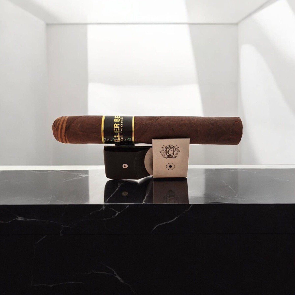 BLACK LABEL KILLER BEE ROBUSTO — Rhein 1905
