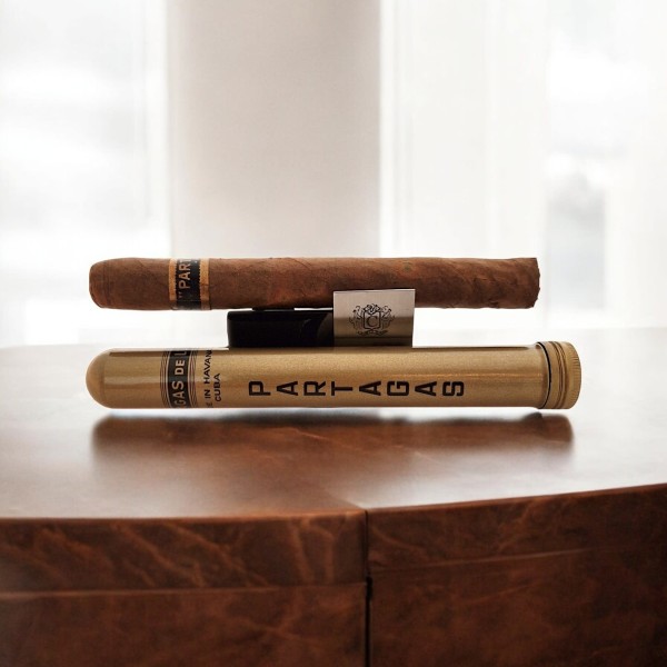 PARTAGAS DE LUXES TUBOS VINTAGE / 10'S — Rhein 1905