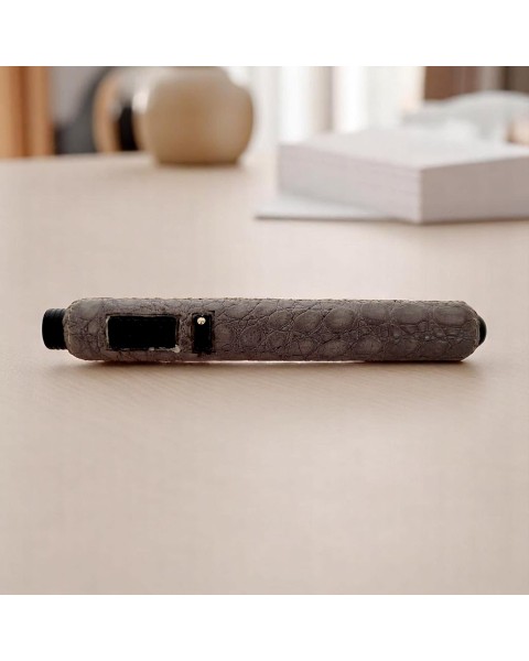 RHEIN LIGHTER WITH CROCODILE LEATHER GREY — Rhein 1905