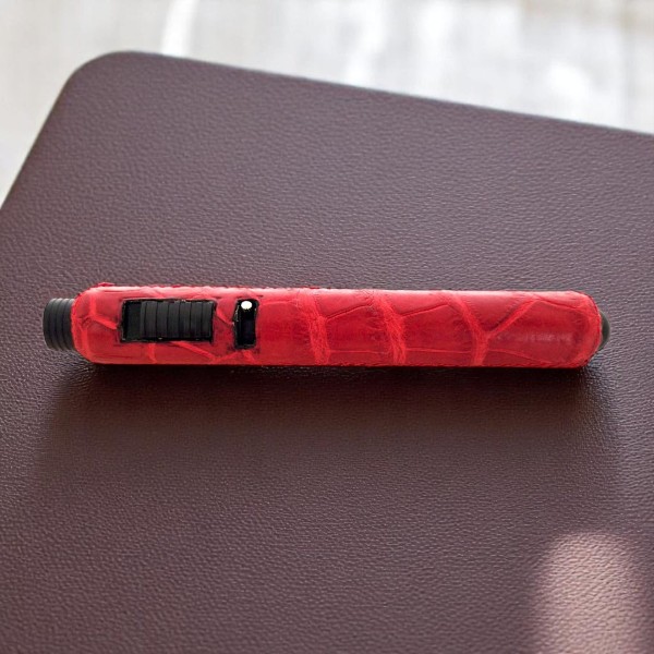 RHEIN LIGHTER WITH CROCODILE LEATHER RED — Rhein 1905