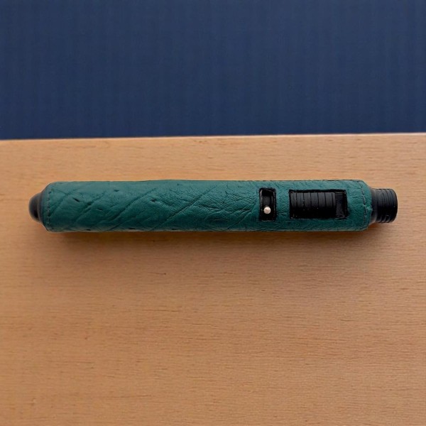 RHEIN LIGHTER WITH OSTRICH LEATHER GREEN — Rhein 1905