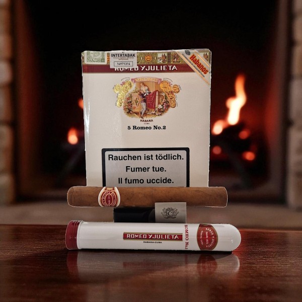 ROMEO Y JULIETA N°2 TUBOS CARDBOX /5 — Rhein 1905