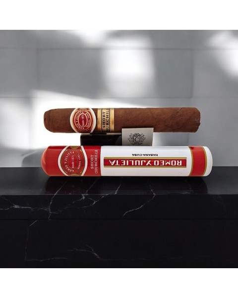 ROMEO Y JULIETA SHORT CHURCHILLS TUBOS CARDBOX /3 — Rhein 1905